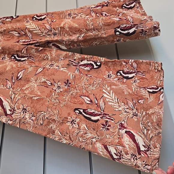 Tahari Linnen Wide Leg Crop Tropical Bird Pants 23" Inseam - Picture 6 of 8